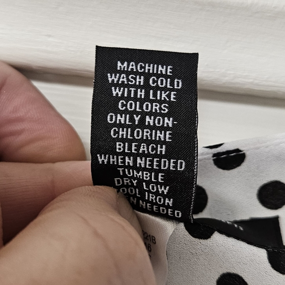 INC International Concepts women's large white & black polka-dot sleeveless top - Picture 7 of 7